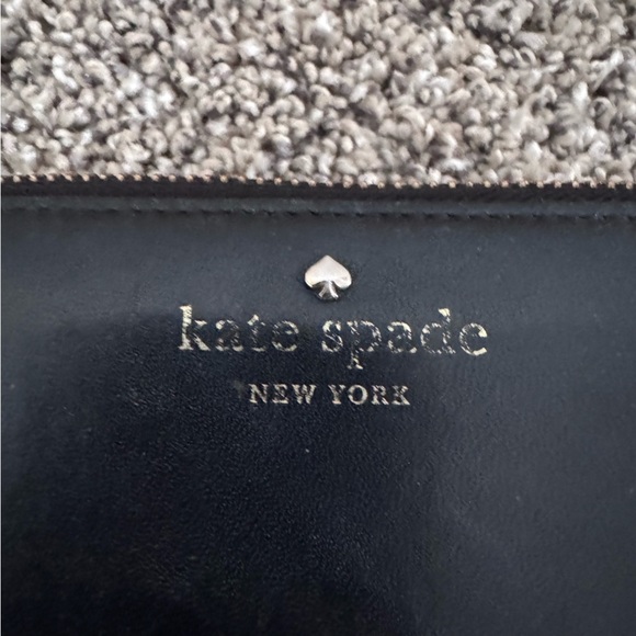 Kate Spade black and white zip around wallet - Picture 2 of 10